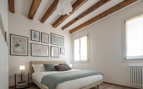 San Giacomo dall'Orio Garden Apartment R&R